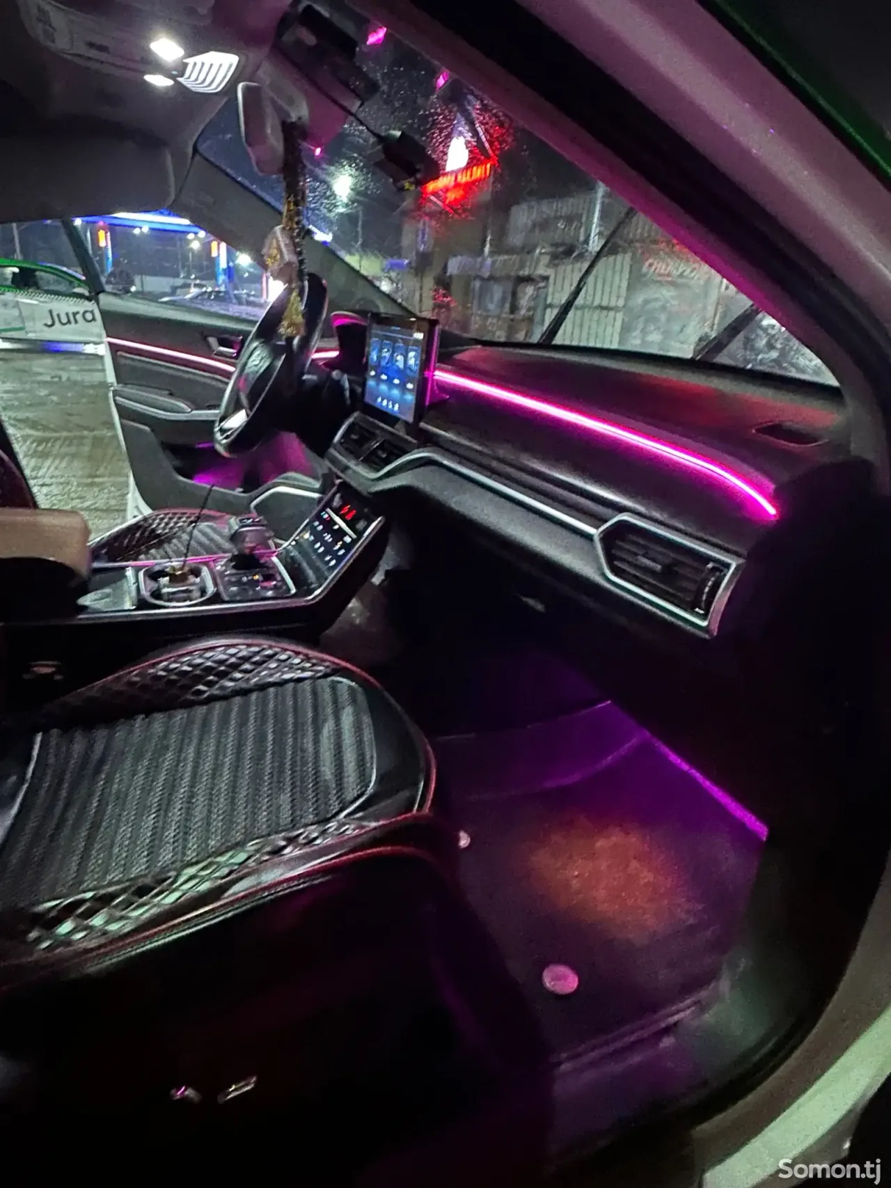 Hongqi E-HS3 2019 · AT