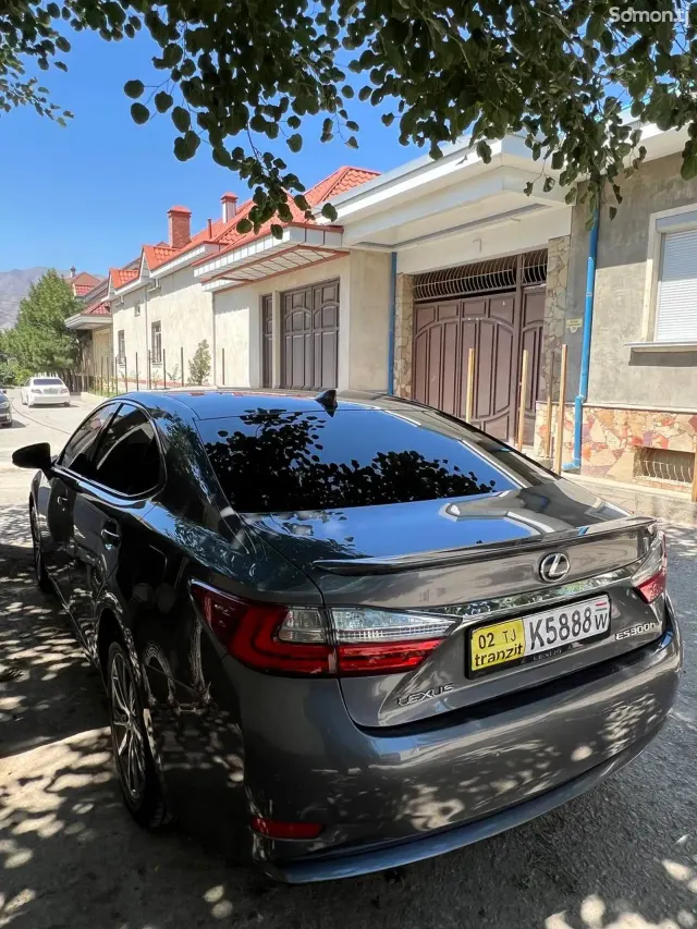 Lexus ES series 2018 · 3.0 AT