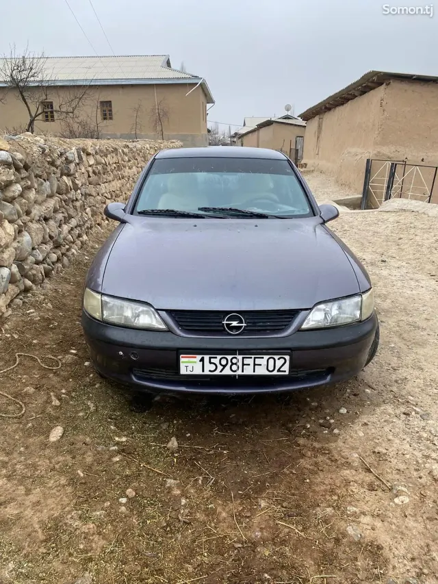 Opel Vectra B 1998 · 1.6 MT