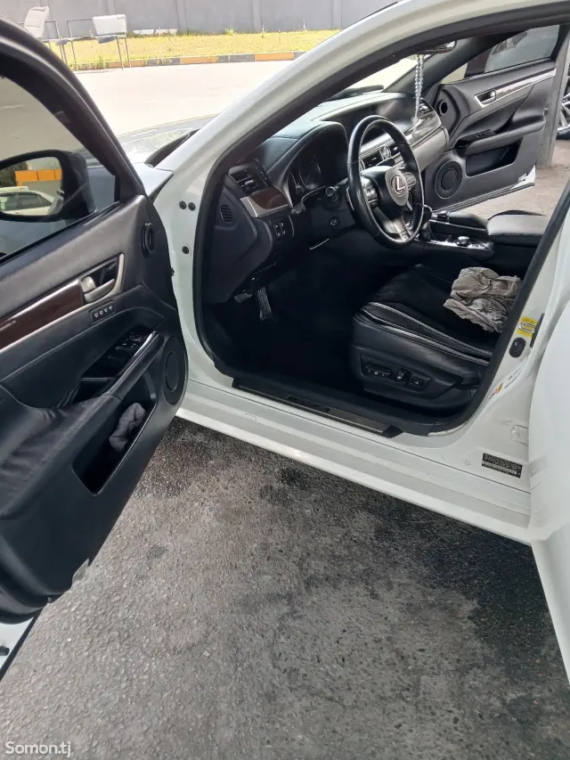 Lexus GS series 2013 · 3.5 AT