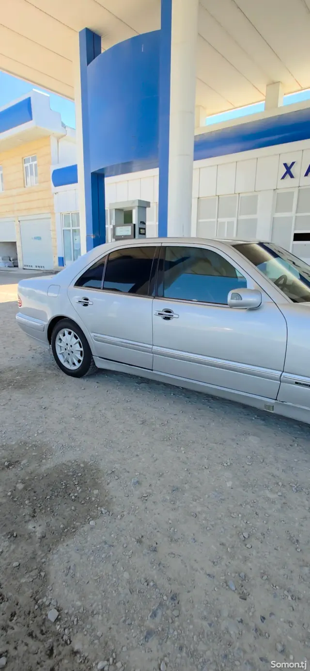 Mercedes-Benz E class 2000 · 2.0 AT