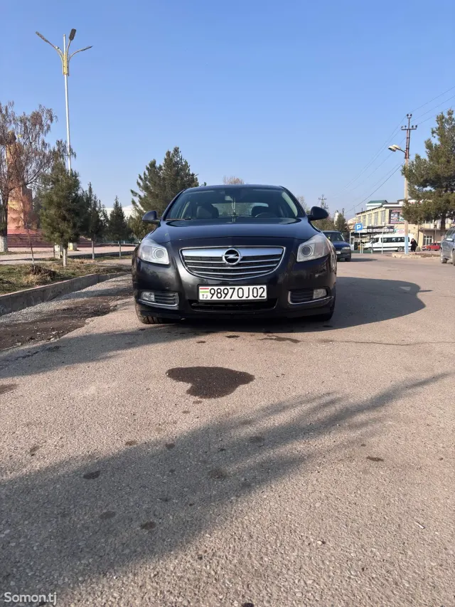 Buick Regal 2011 · AT