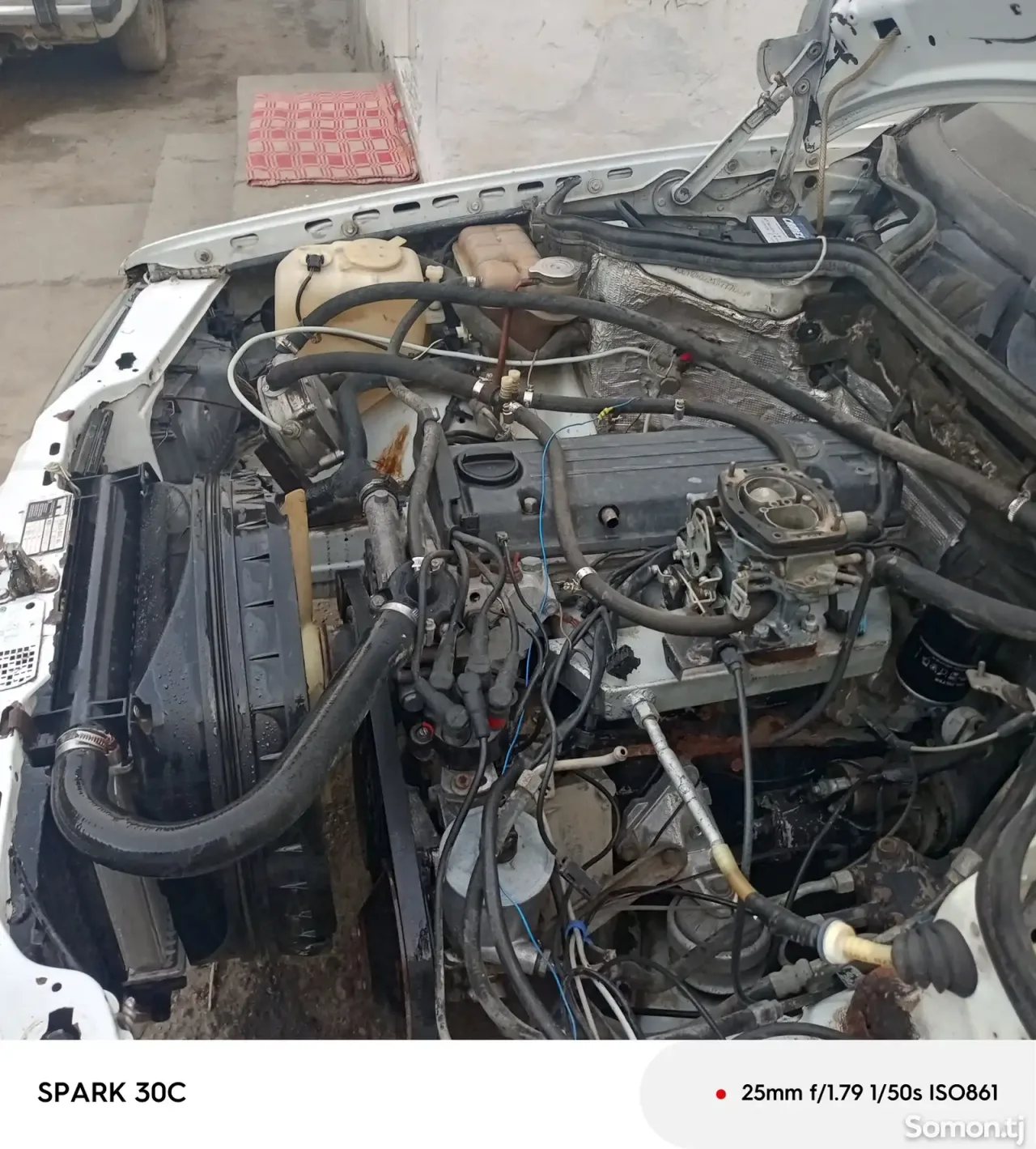 Mercedes-Benz W124 1988 · 2.3 MT