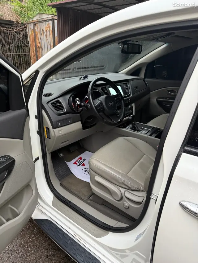 Kia Carnival 2014 · 2.2 AT