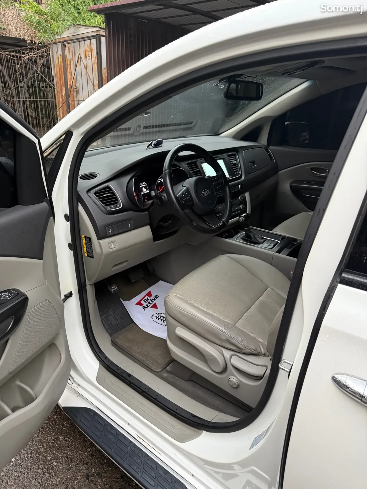 Kia Carnival 2014 · 2.2 AT