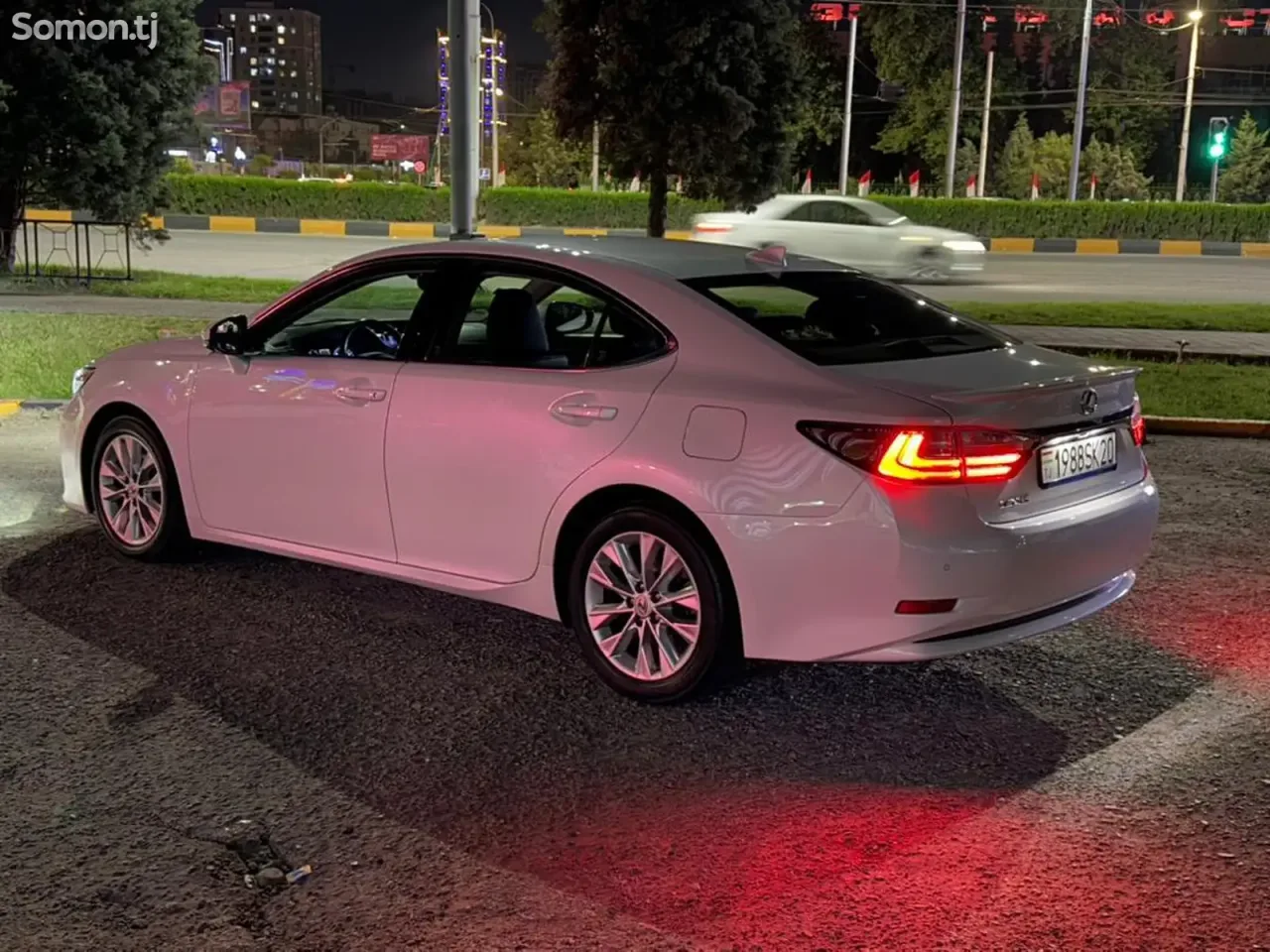 Lexus ES series 2017 · 2.5 AT