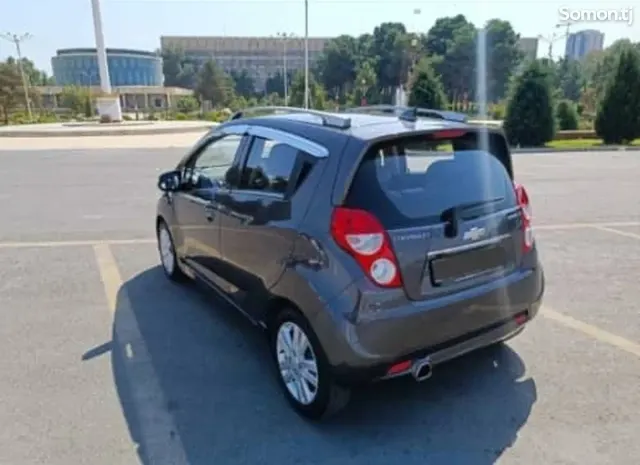 Chevrolet Spark 2014 · 1.1 AT