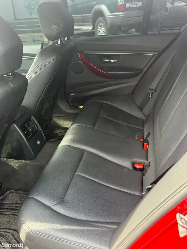 BMW 3 series 2014 · 2.0 AT