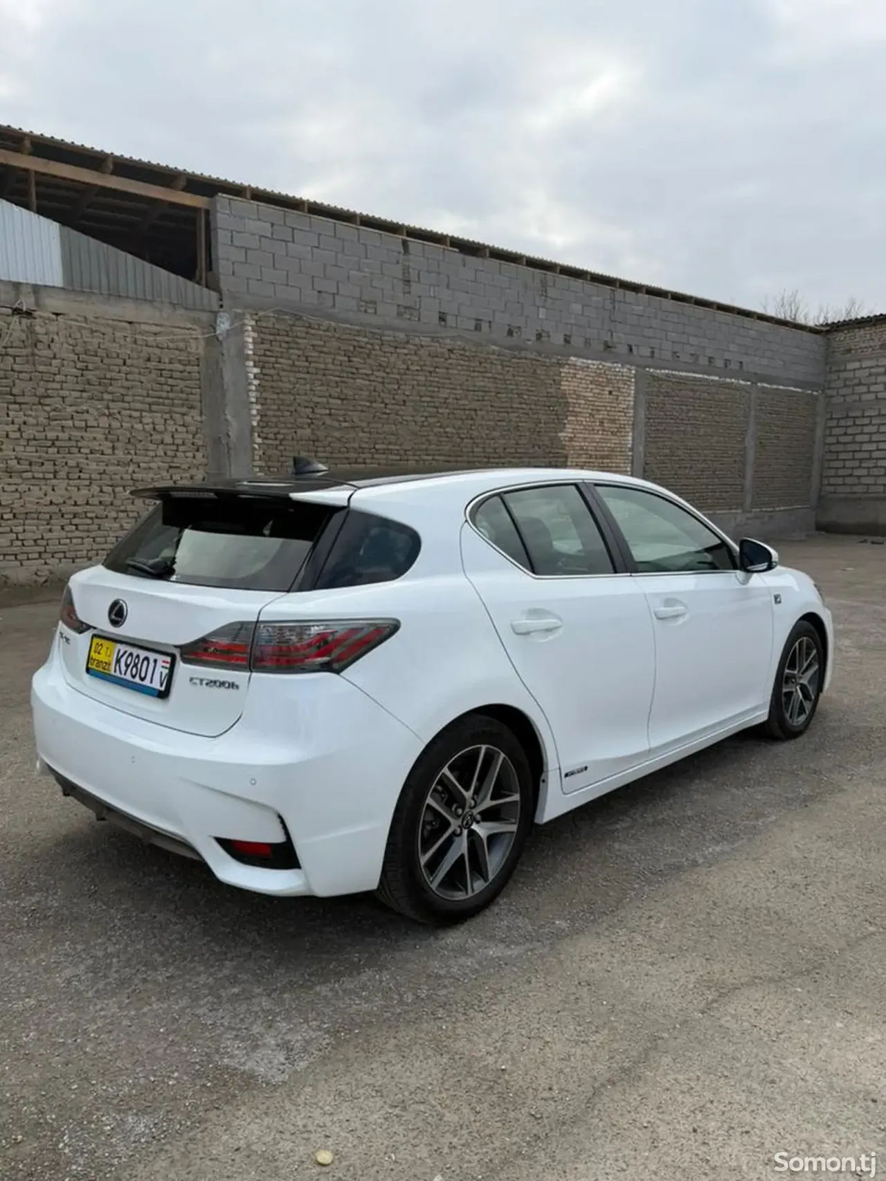 Lexus CT series 2016 · 2.0 AT