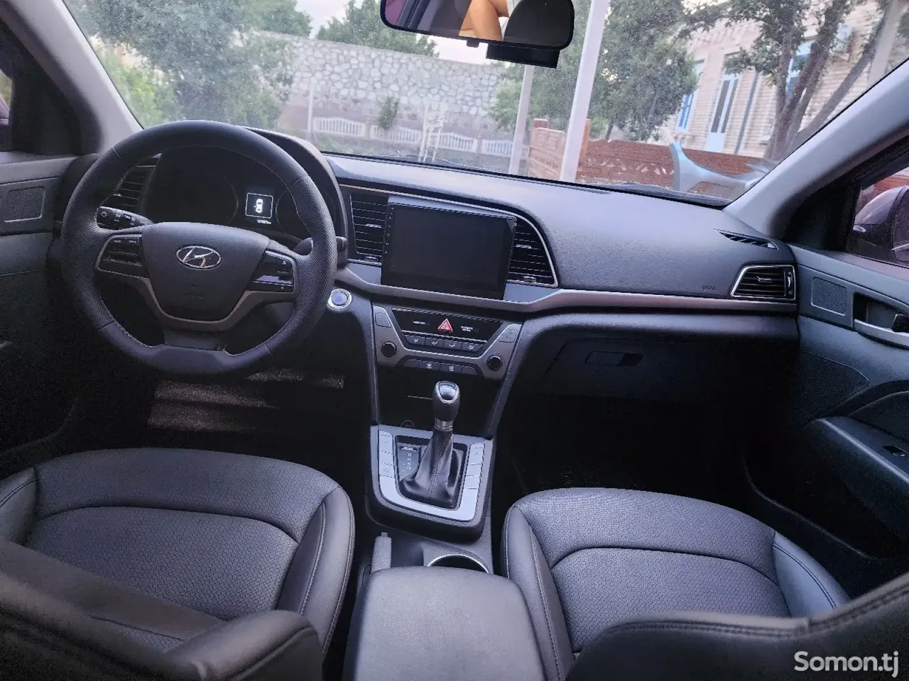 Hyundai Avante 2016 · 1.6 AT