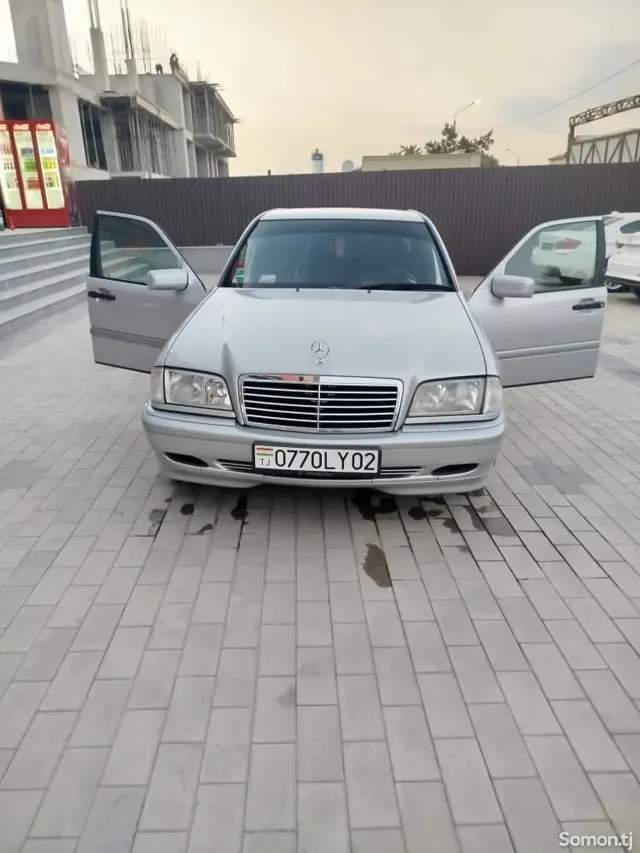 Mercedes-Benz C class 2000 · 1.8 MT