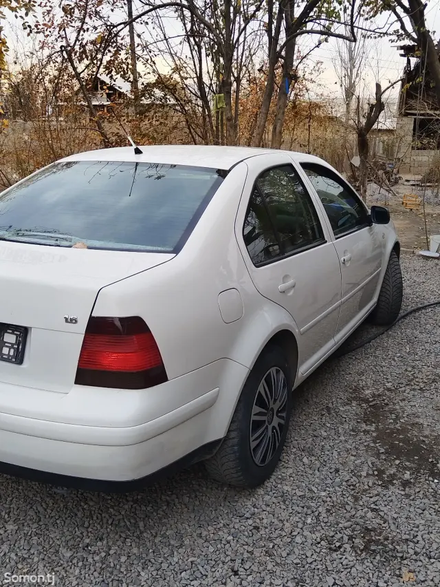 Volkswagen Bora 2001 · 1.6 AT