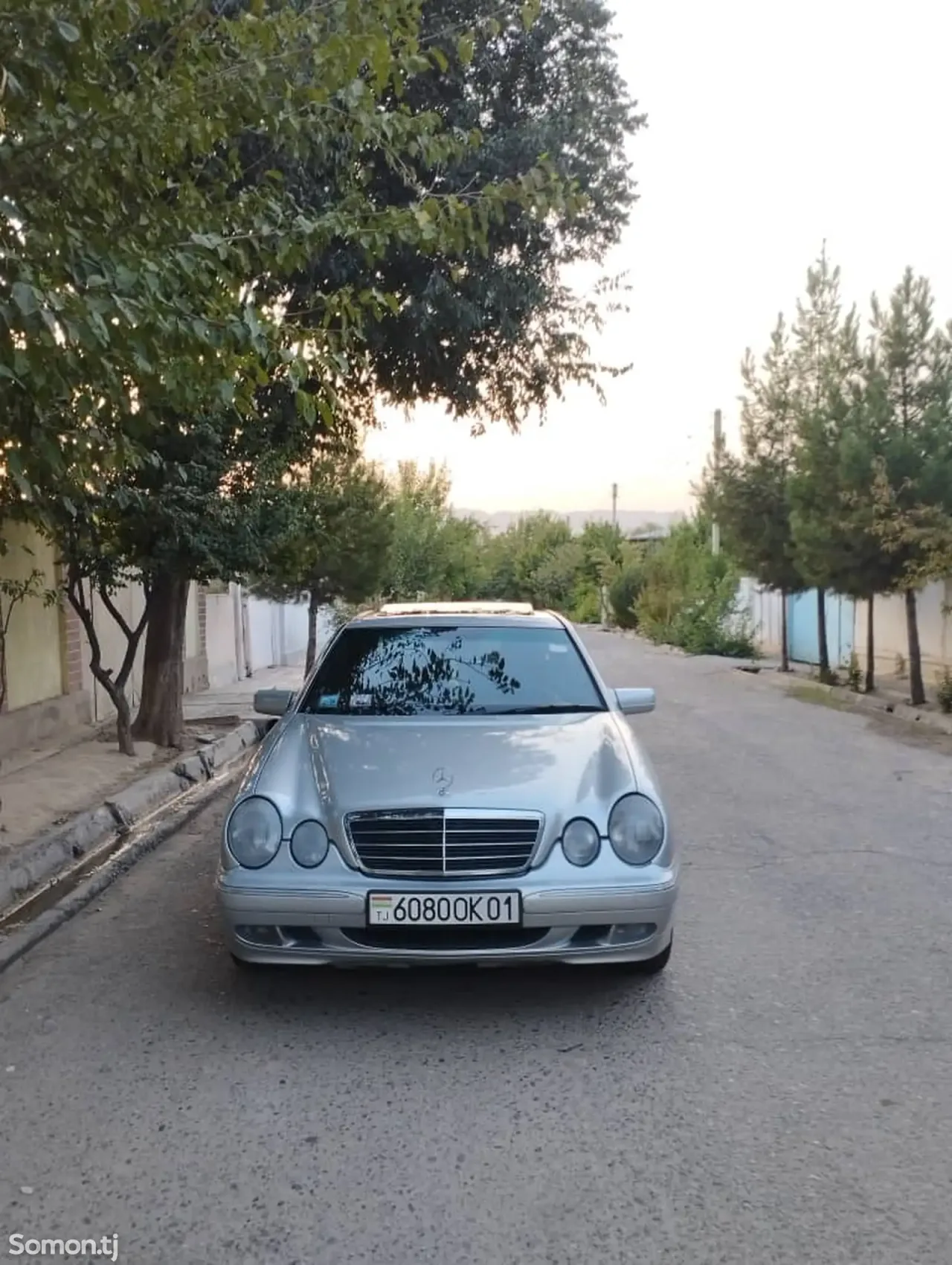 Mercedes-Benz E class 1995 · 2.3 AT