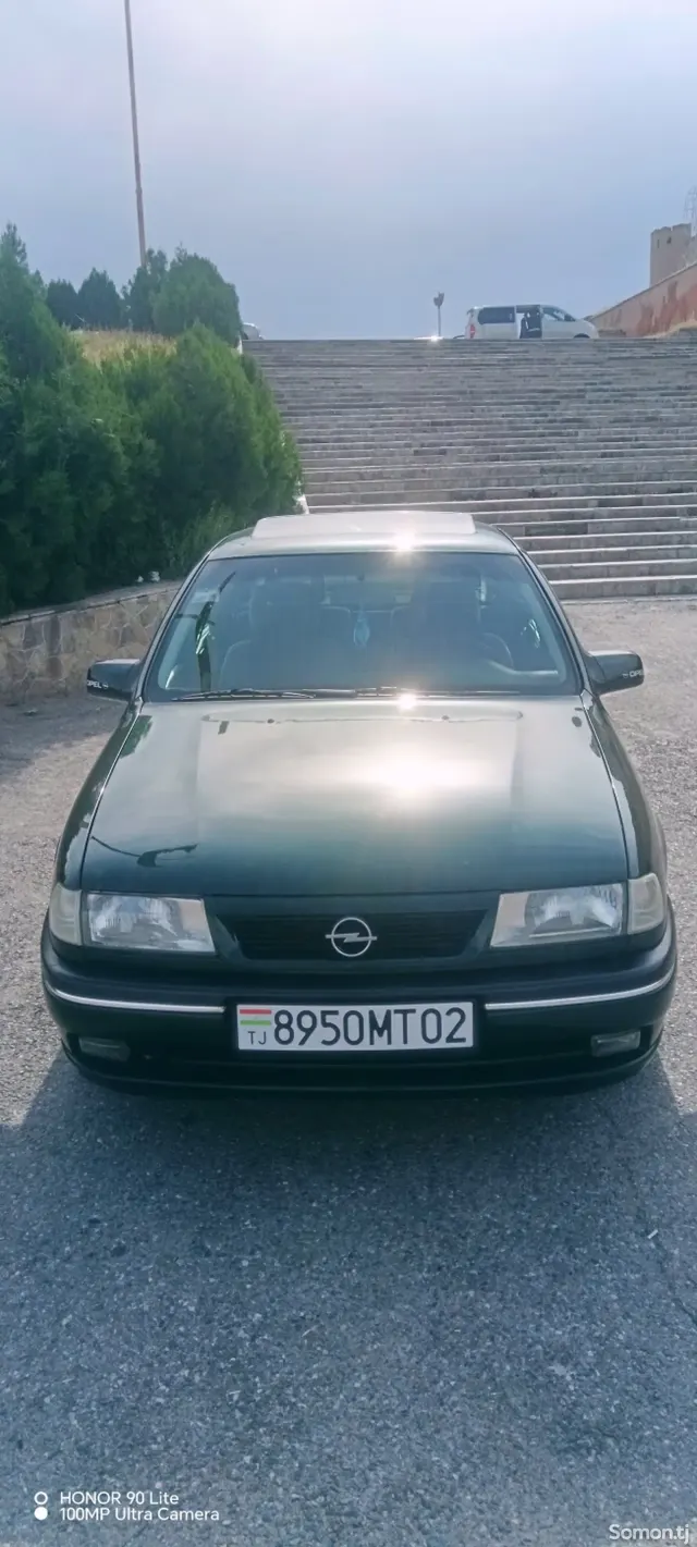 Opel Vectra A 1995 · 1.6 MT