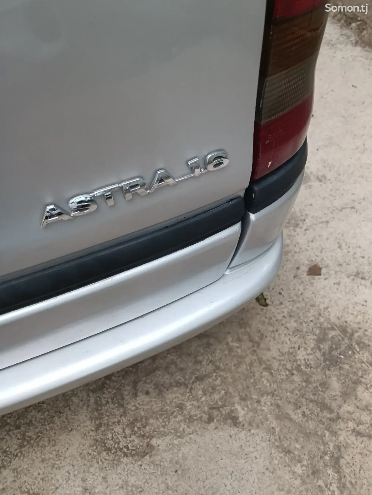 Opel Astra F 1998 · 1.6 MT