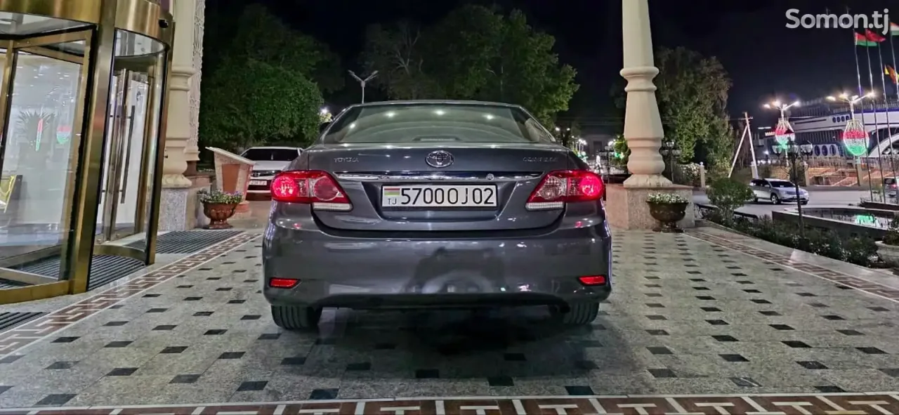 Toyota Camry 2011 · 1.6 MT