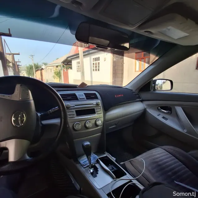 Toyota Camry 2010 · 2.5 AT