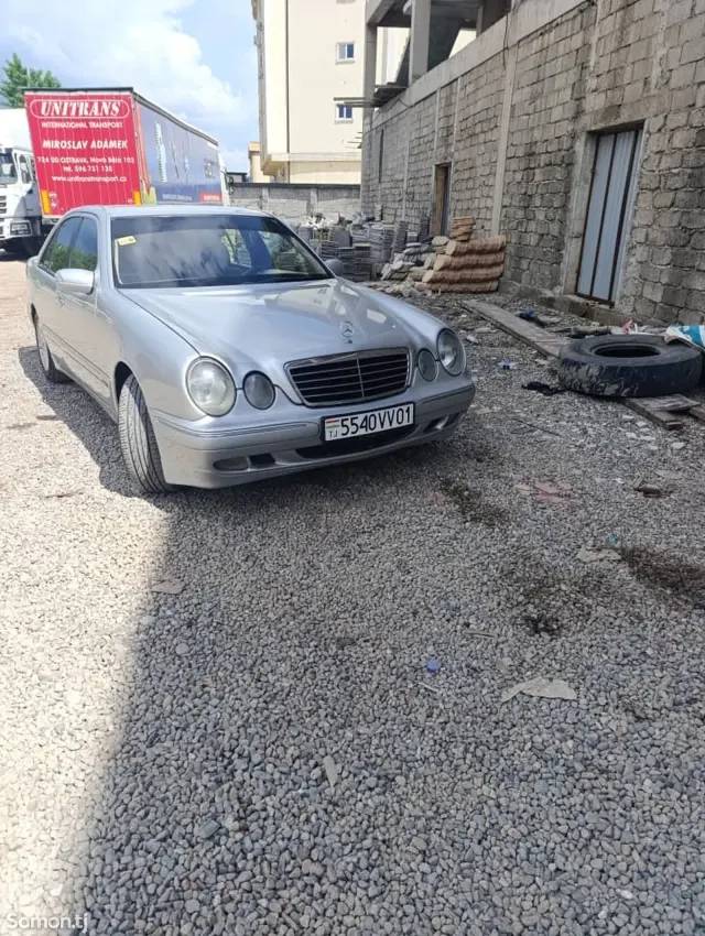 Mercedes-Benz E class 2000 · 2.2 AT