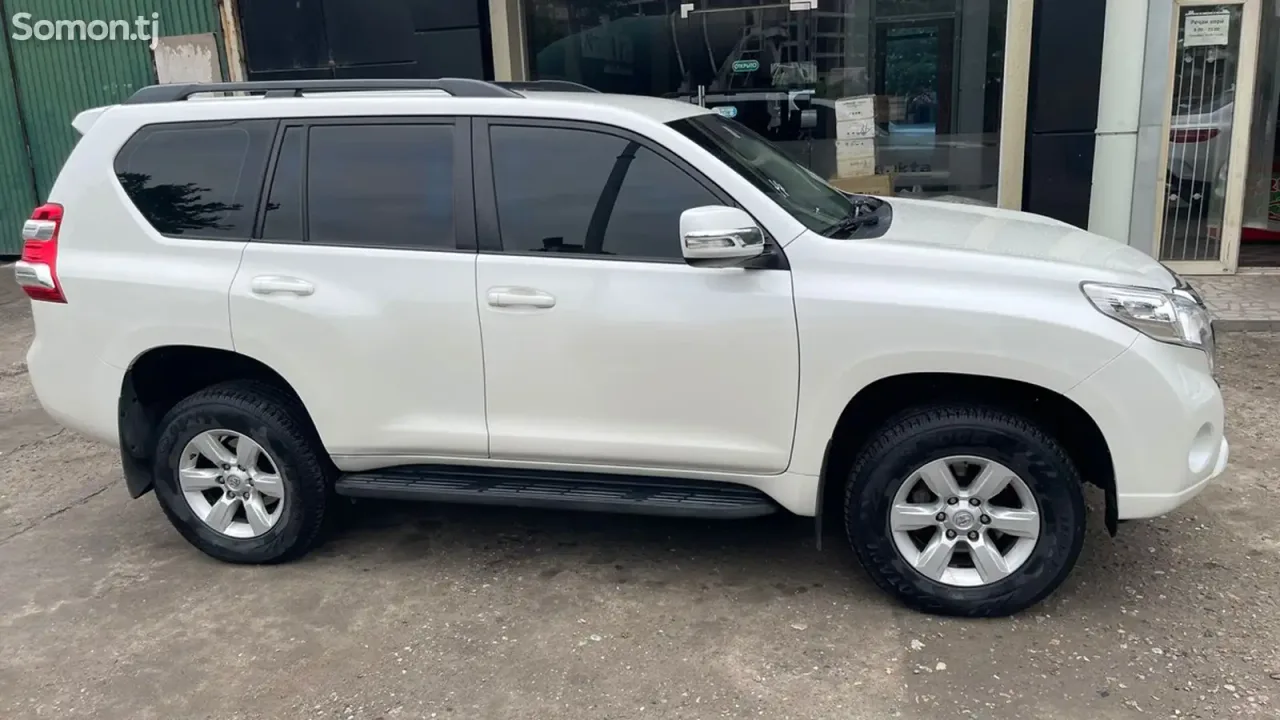 Toyota Land Cruiser Prado 2015 · 4.0 AT