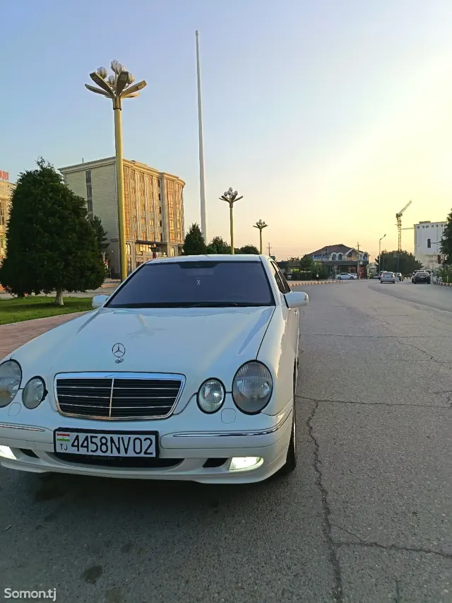 Mercedes-Benz E class 2001 · 3.2 AT