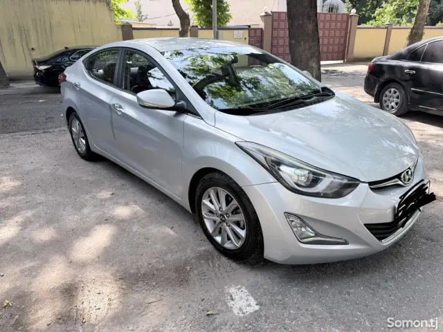 Hyundai Avante 2014 · AT