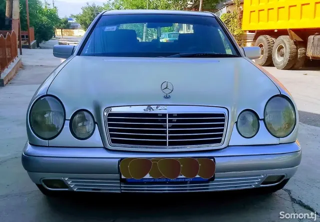 Mercedes-Benz E class 1997 · 2.2 MT