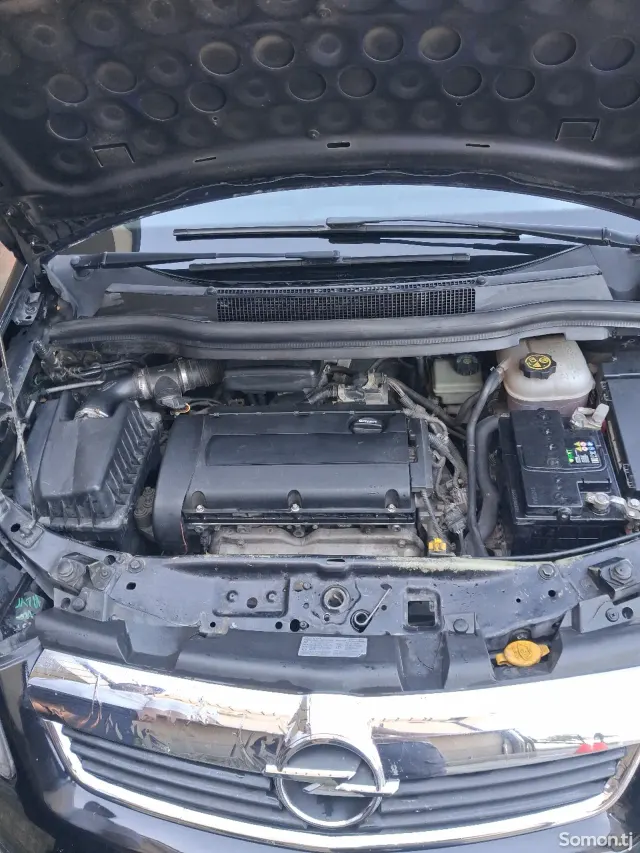 Opel Zafira 2006 · 1.6 MT