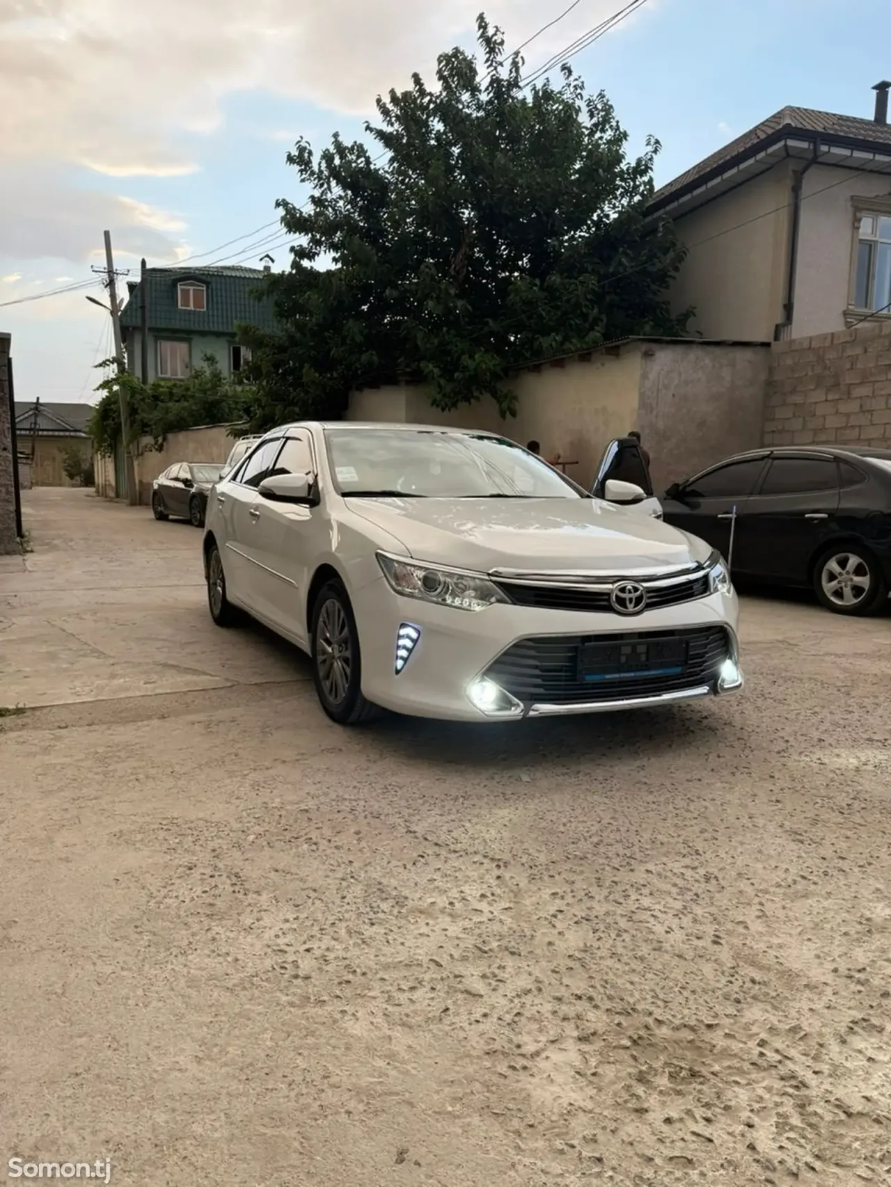Toyota Camry 2015 · 2.5 AT