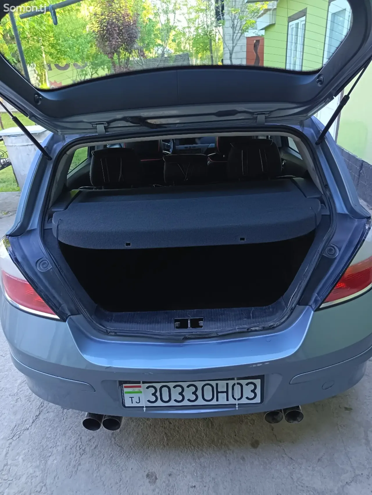 Opel Astra H 2004 · 1.6 MT