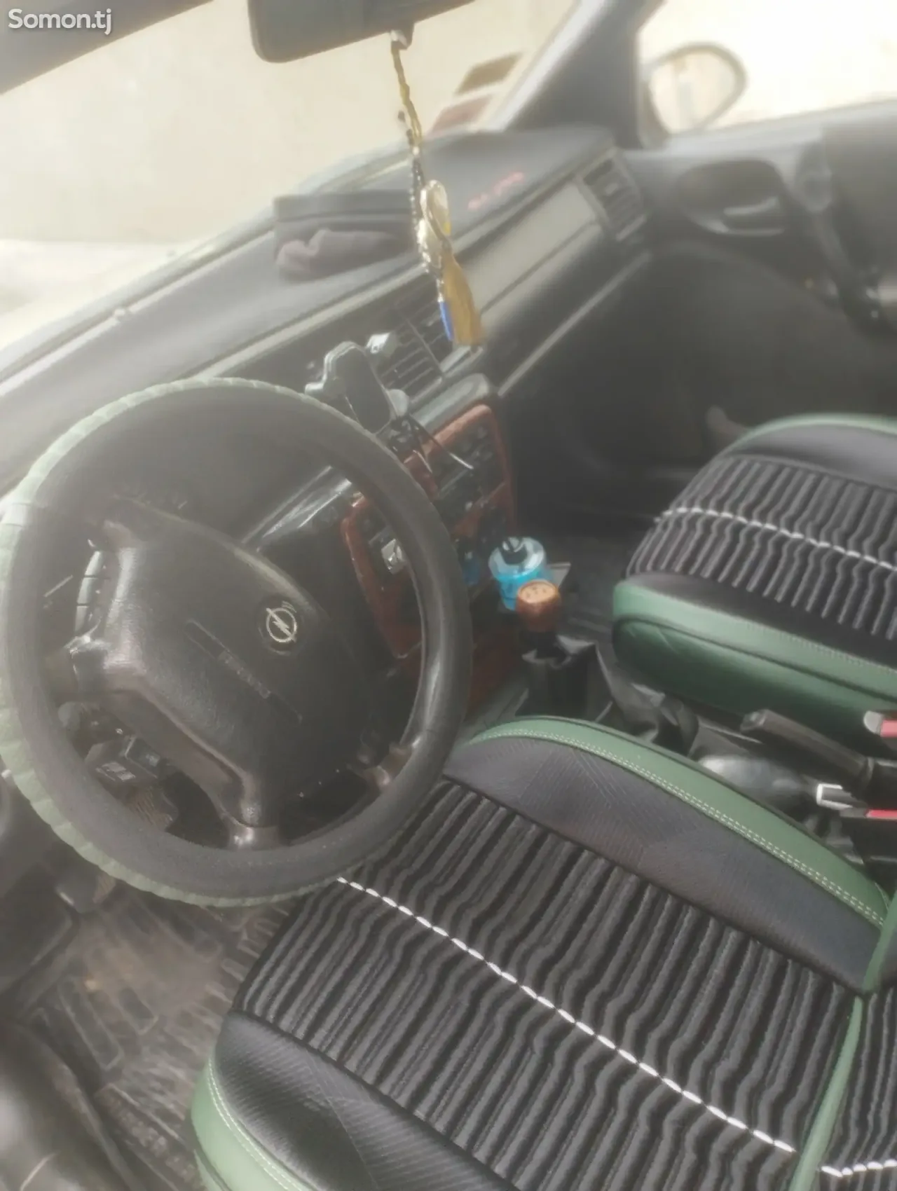 Opel Vectra B 1996 · 1.8 MT