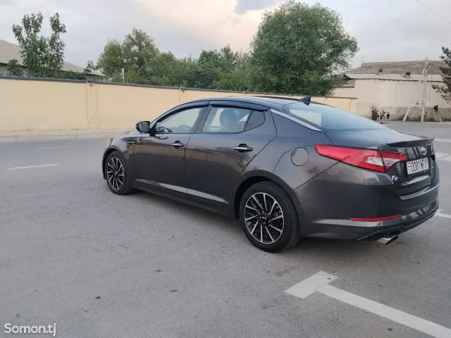 Kia K5 2011 · 2.0 AT