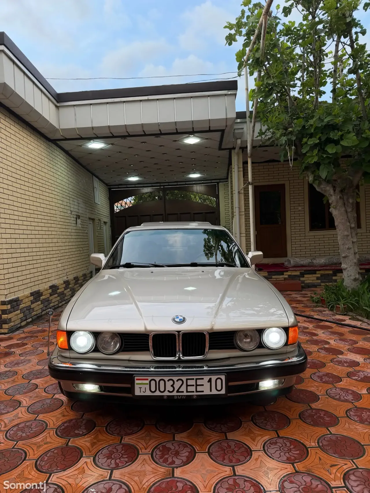 BMW 7 series 1994 · 3.2 MT