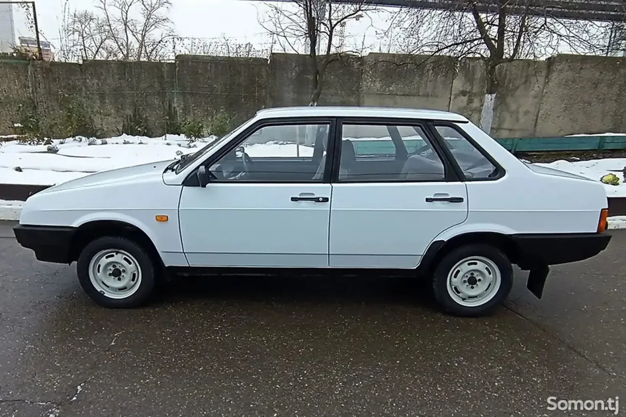 Lada (ВАЗ) 21099 1999 · 1.5 MT