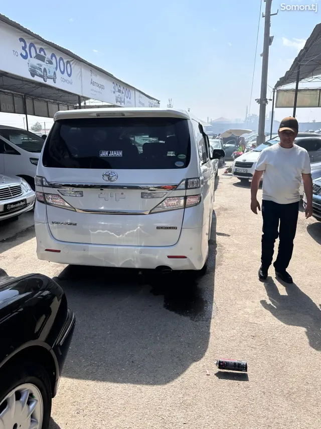 Toyota Vellfire 2014 · 2.4 AT