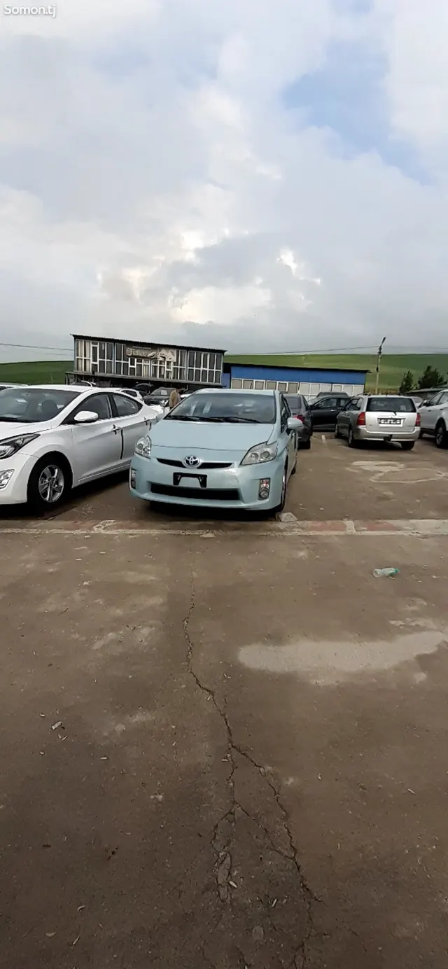Toyota Prius 2010 · 1.8 AT