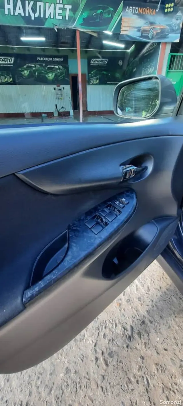 Hyundai Santa Fe 2011 · 1.8 AT