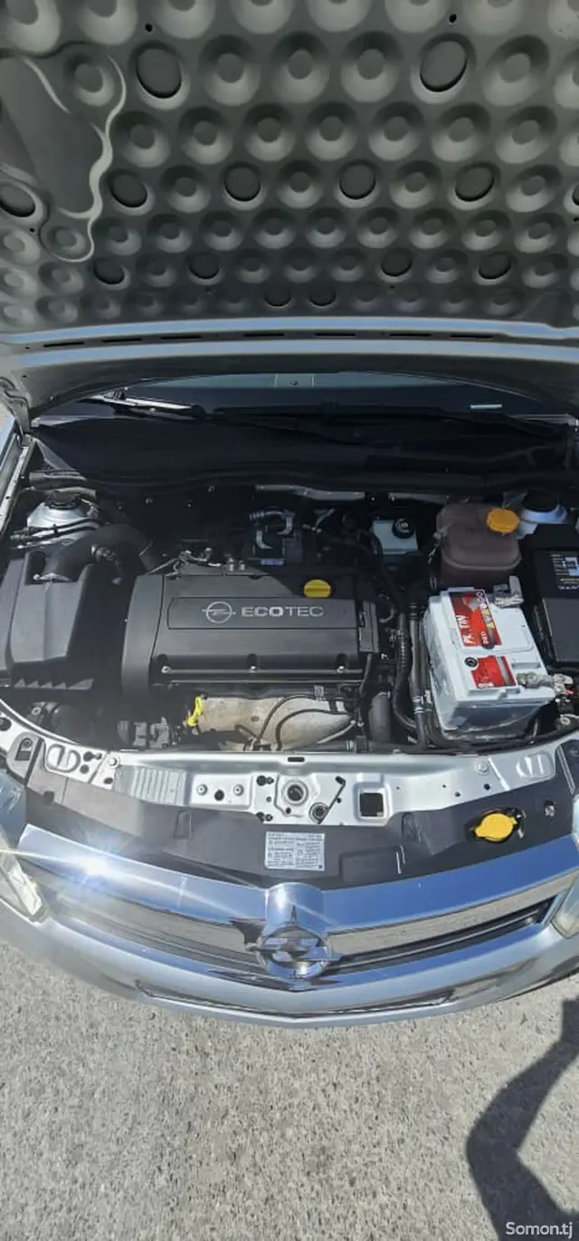 Opel Astra H 2007 · 1.6 MT