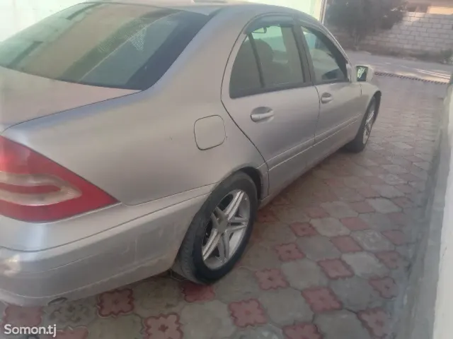 Mercedes-Benz C class 2000 · 2.0 AT
