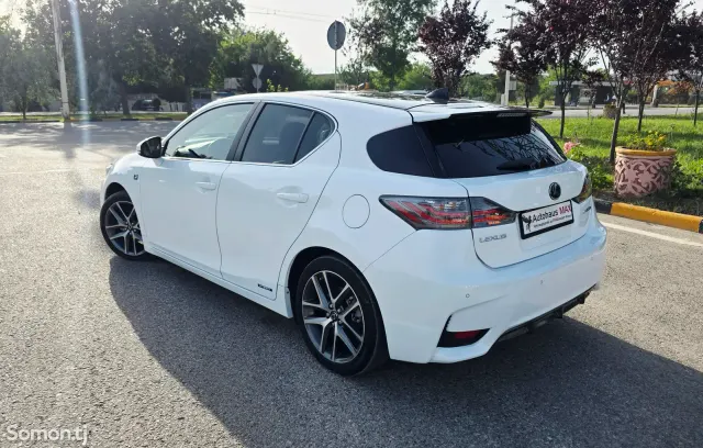 Lexus CT series 2014 · 2.0 CVT