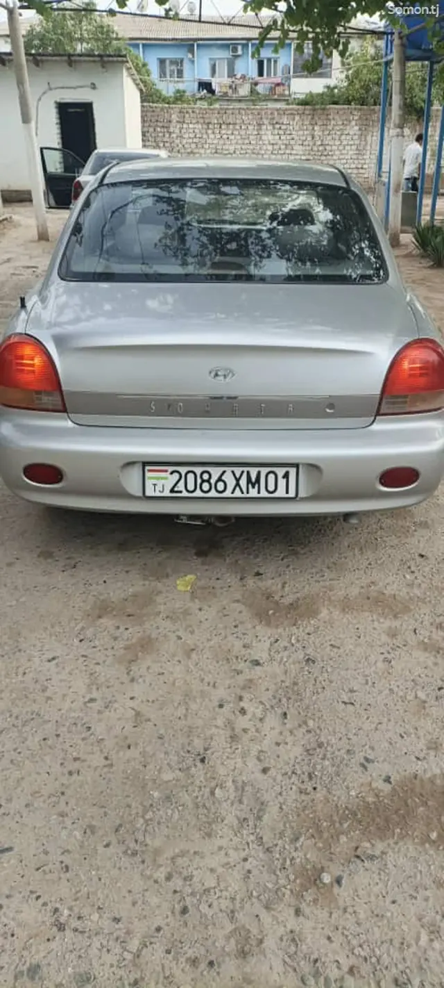 Hyundai Sonata 2000 · 2.0 AT