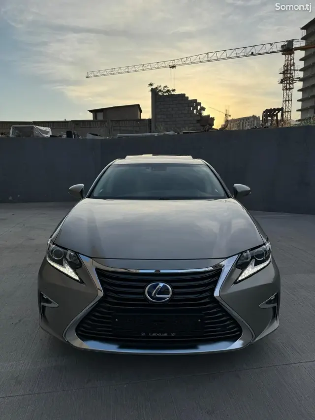 Lexus ES series 2016 · 2.5 AT