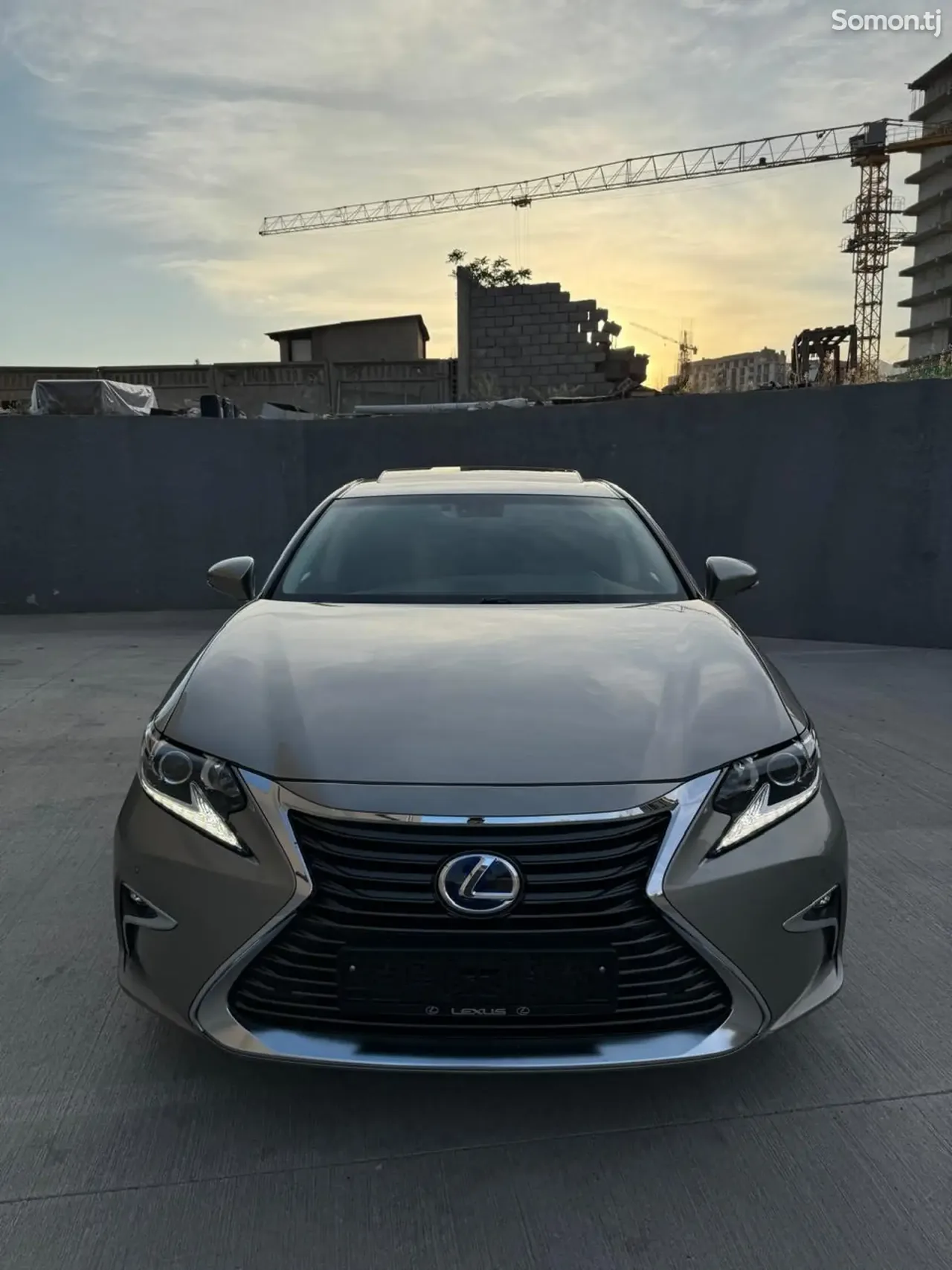 Lexus ES series 2016 · 2.5 AT