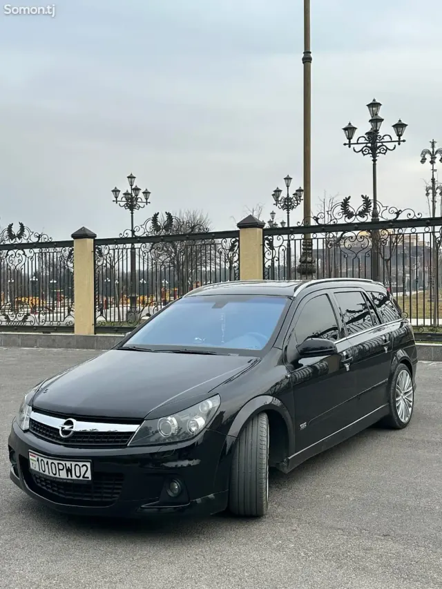 Opel Astra H 2008 · 1.9 MT