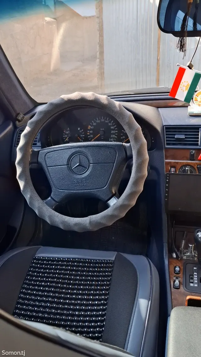 Mercedes-Benz C class 1995 · 2.0 AT