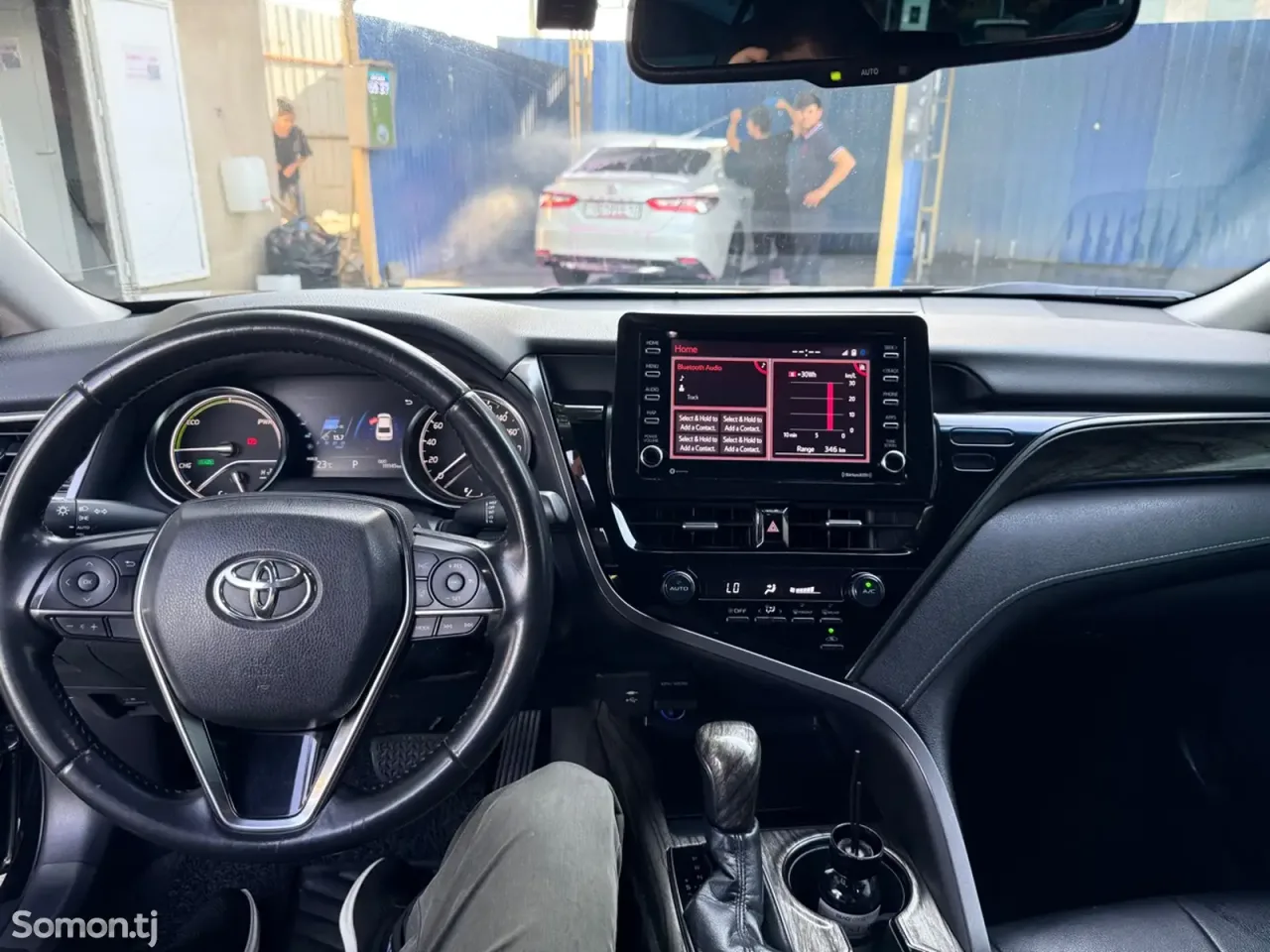 Toyota Camry 2018 · 2.5 AT
