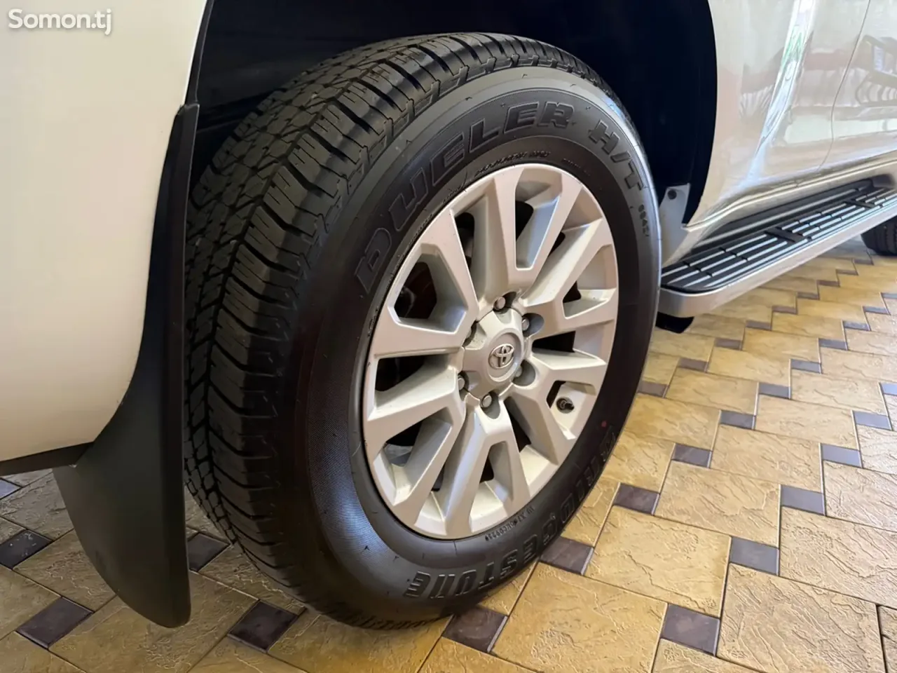Toyota Land Cruiser Prado 2016 · 2.8 AT