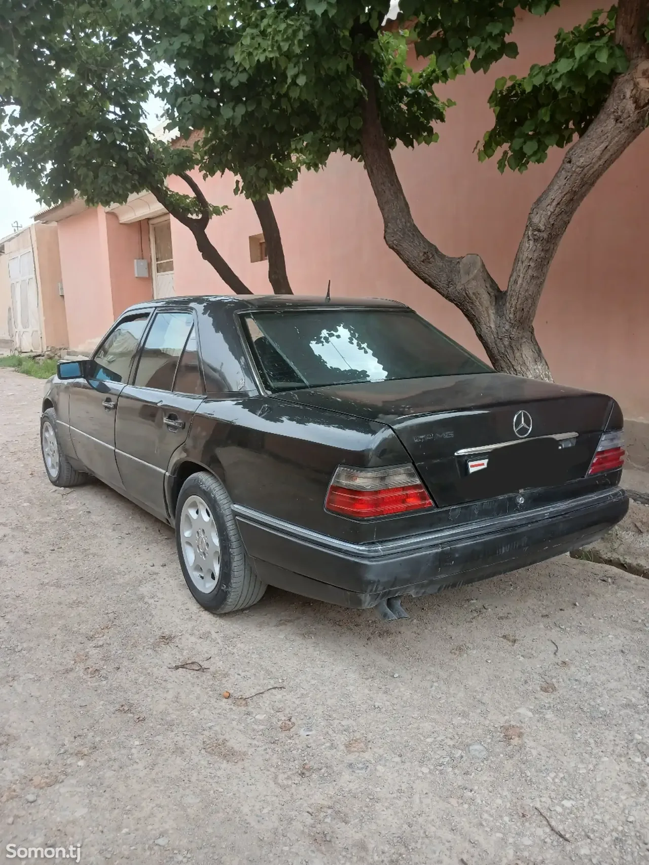 Mercedes-Benz W124 1993 · 3.0 AT