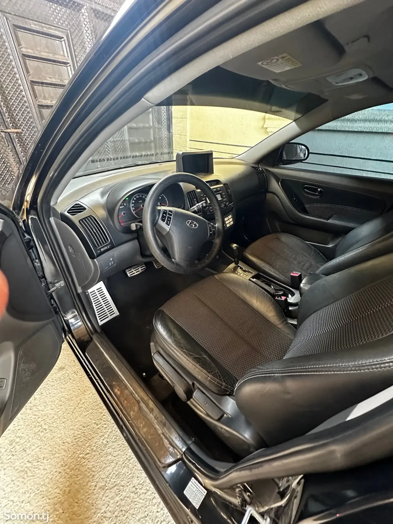 Hyundai Avante 2009 · 1.6 AT