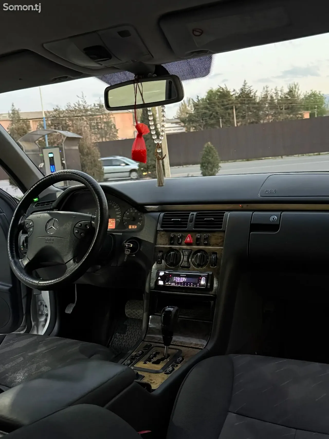 Mercedes-Benz E class 2001 · 2.3 AT