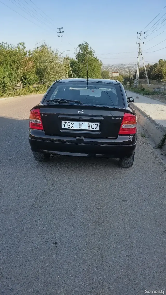 Opel Astra G 2000 · 1.6 MT
